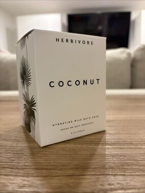 Herbivore Botanicals Coconut Hydrating Milk Bath Soak - White